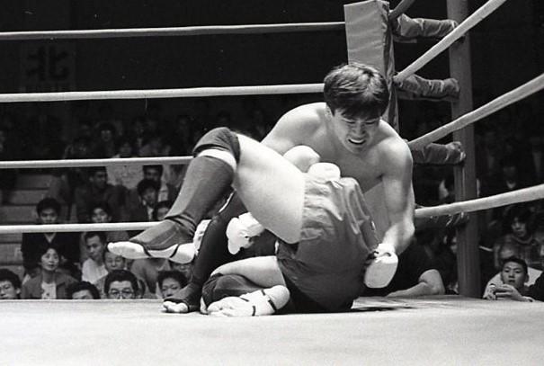 【1994年5月の格闘技】完全勝利を収めた川口健次と桜田直樹が「平直行さんと戦いたい」とアピール
