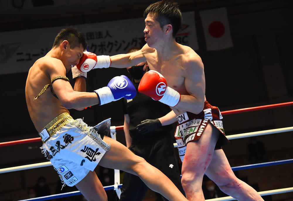 Njkf 健太がカーフキックに耐え最終rに怒涛のラッシュで1年半ぶりの勝利 99戦目の国崇は琢磨の強打でマットに沈む ゴング格闘技