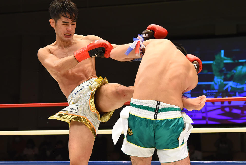 Knock Out Koの競演 小笠原瑛作が初代王者に 安本晴翔が後ろ蹴りで9連勝 スーパーミドル級は松倉信太郎と田村聖 スーパーライト級は鈴木千裕と宮越慶二郎が勝ち上がる ゴング格闘技