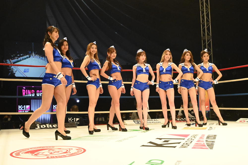 K 1 初の女子大会にラウンドガールたちも興奮と感動 かっこいい女性の姿に 沢山のパワーと元気を貰いました 新メンバーたちの初お披露目も ゴング 格闘技