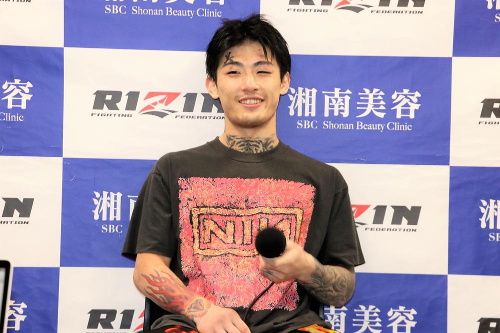 Rizin 初勝利の平本蓮 今回は完全制圧が目標だった 次は 萩原京平をぶっ飛ばしたい 朝倉未来のツイートには 塩試合のお前が言ってんじゃないよ ゴング格闘技 Rizin 初勝利の平本蓮 今回は完全制圧が目標だった 次は 萩原京平をぶっ飛ばしたい 朝倉未来のツイートには 塩試合のお前が言ってんじゃないよ ゴング格闘技