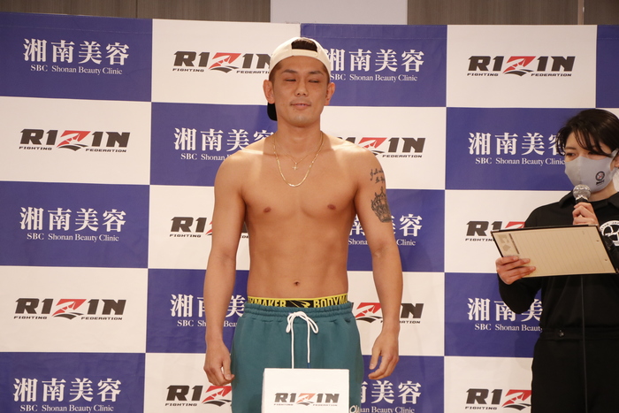 RIZIN】なぜ皇治は梅野源治にキックパンツを持たせたのか「みんな